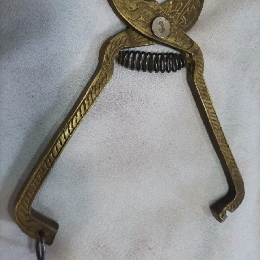 قندشکن برنجی قدیمی