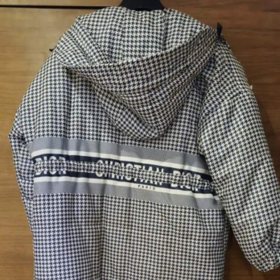 کاپشن کلاه دار