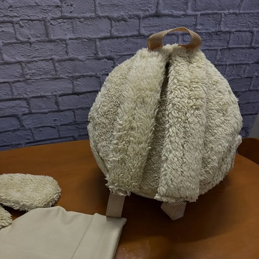 کلاه و کوله ی بچگانه