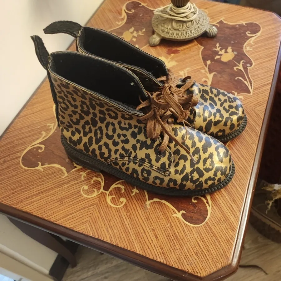 نیم بوت پلنگی