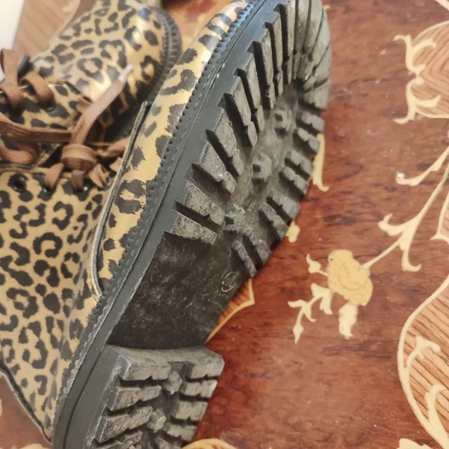 نیم بوت پلنگی