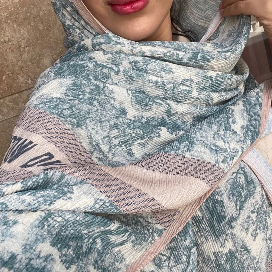 شال کریستین دیور جانگل