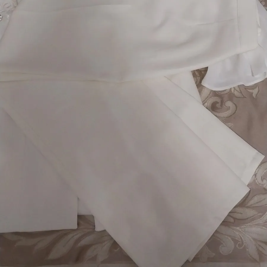 کت و شلوار سفید