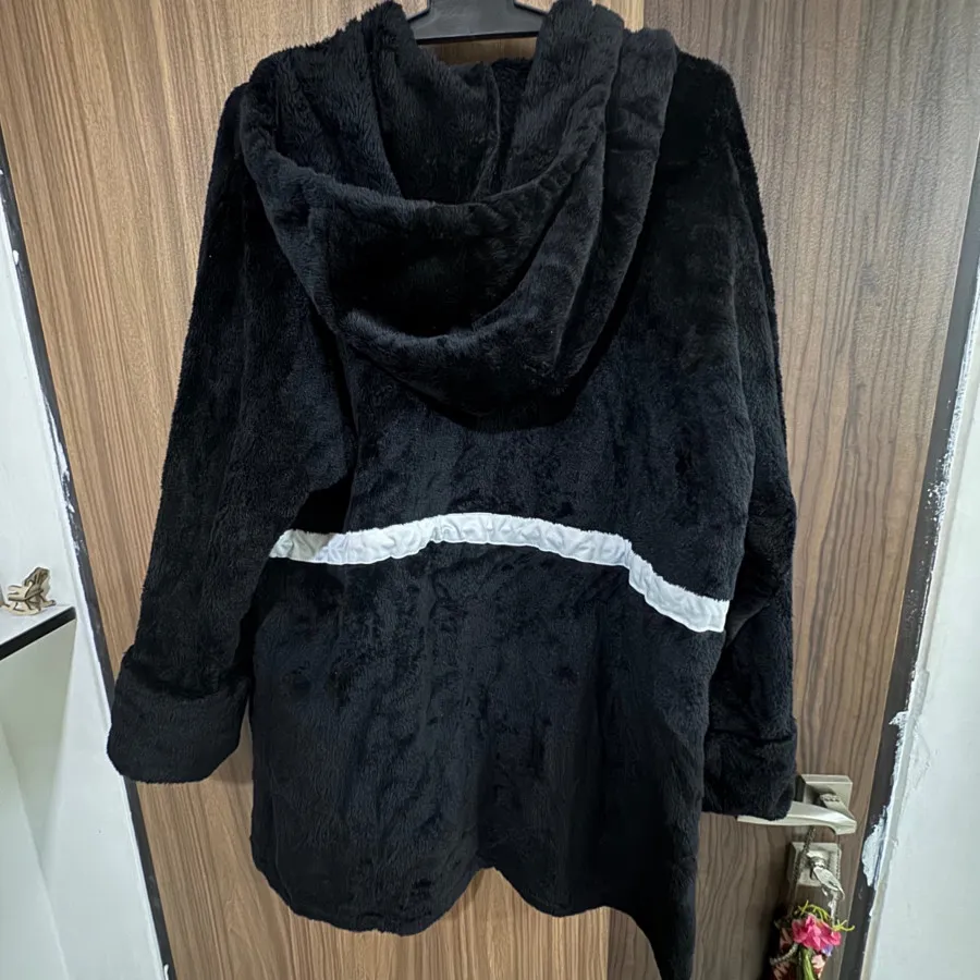 پالتو سفید مشکی