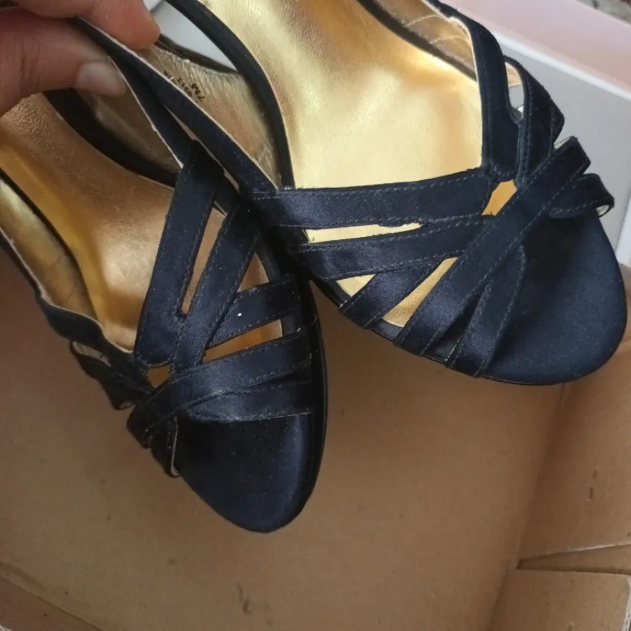 کفش ناین وست آمریکا