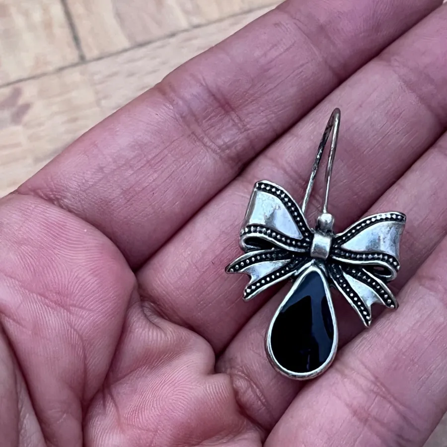 گوشواره پاپیون