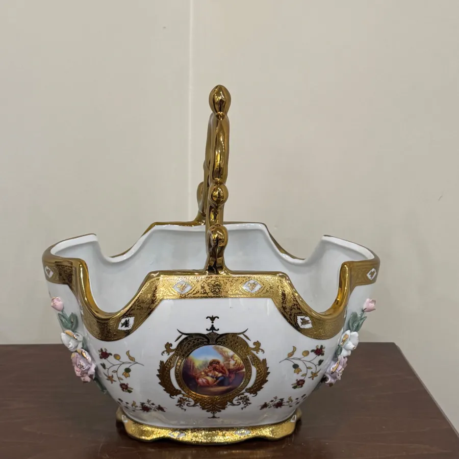 چینی گل برجسته