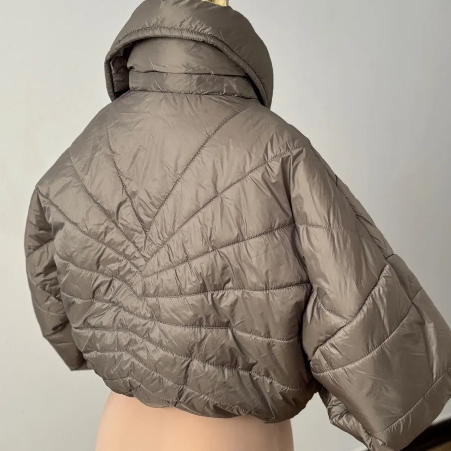 کاپشن BITTE KAI RAND