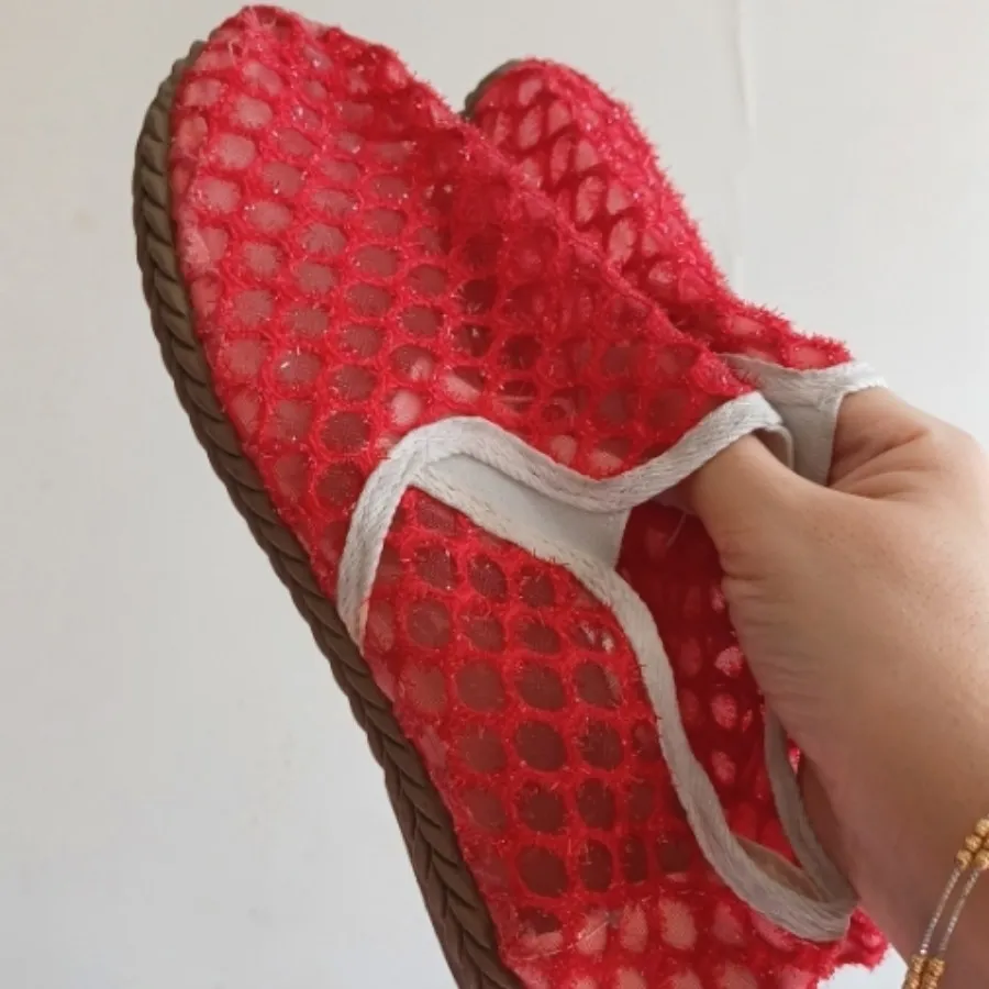 کفش های قرمز