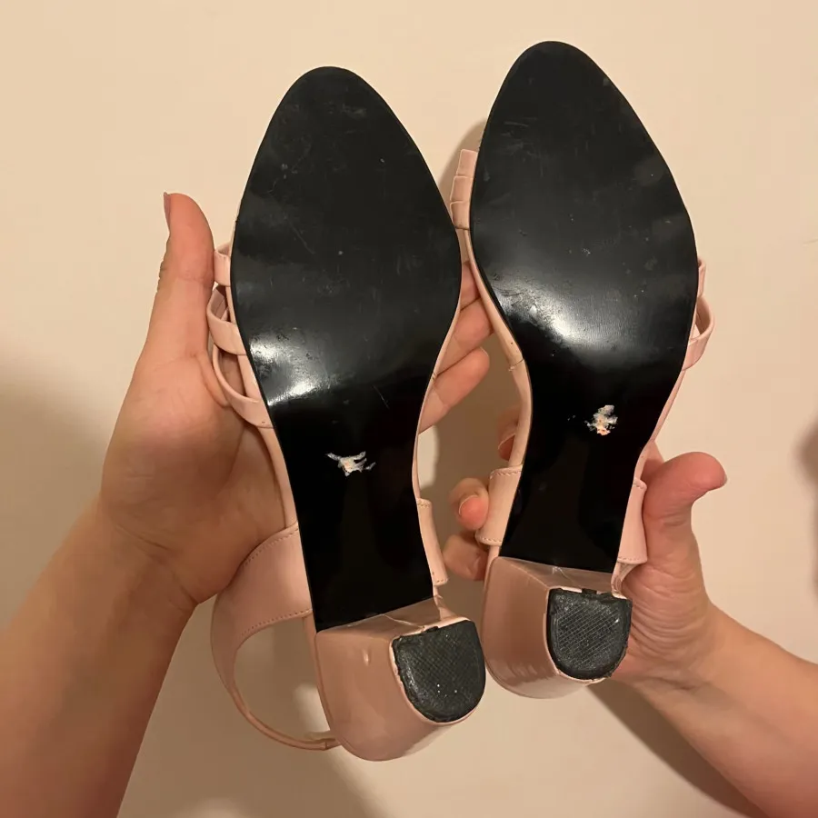 صندل زنانه پاشنه بلند ناز