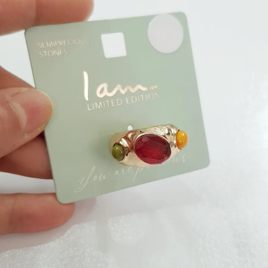 انگشتر طلایی نگین درشت