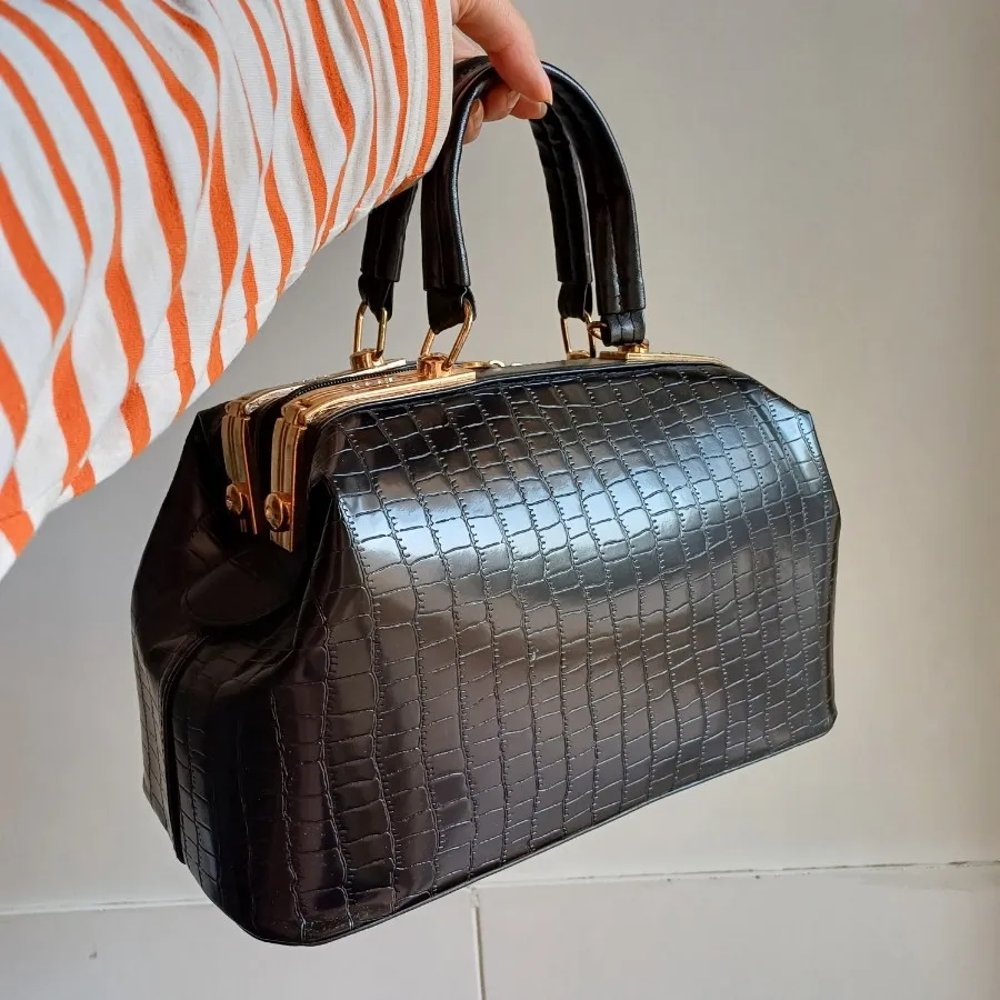 کیف صندقی بزرگ