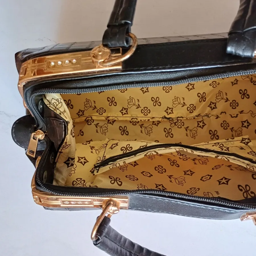 کیف صندقی بزرگ