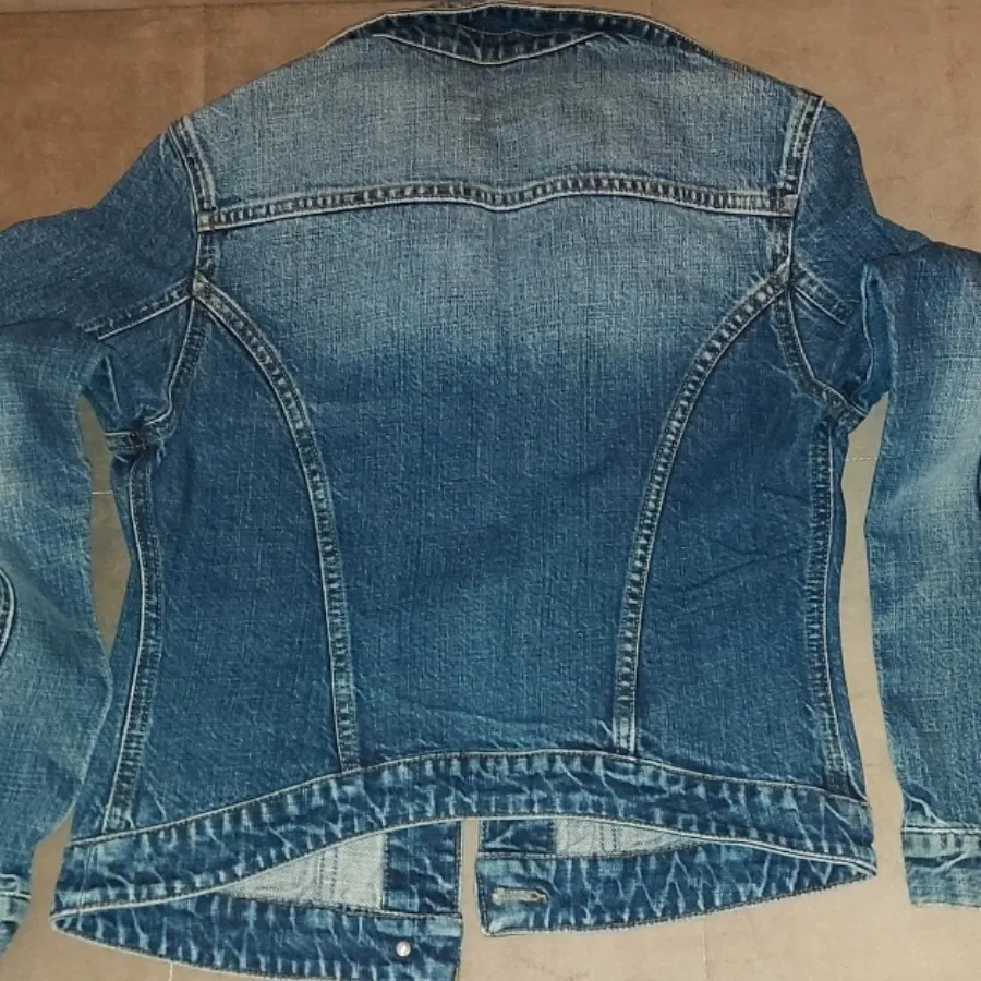 کت جین ماوی جینز