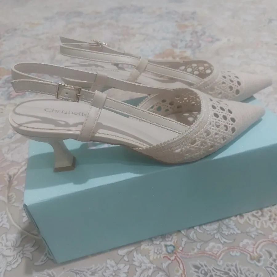 کفش پاشنه دار