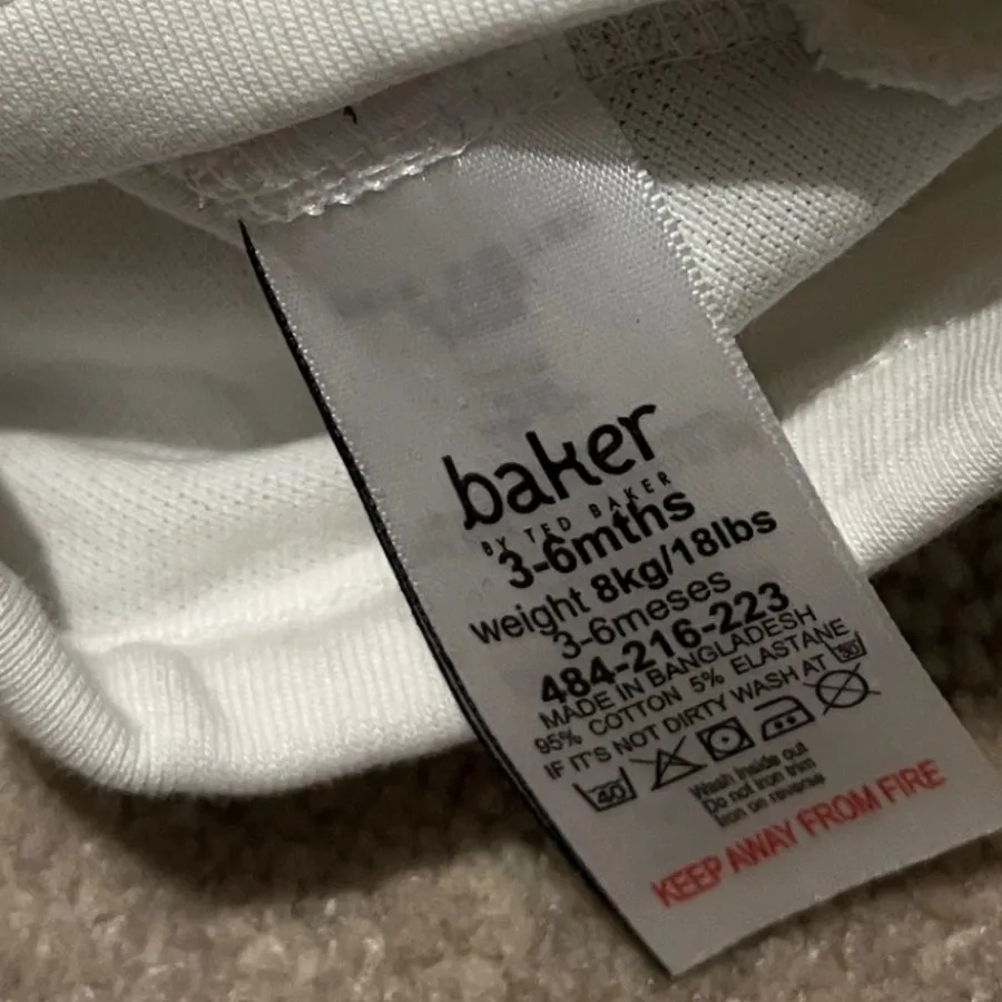 زیردکمه آستین بلندیقه دار