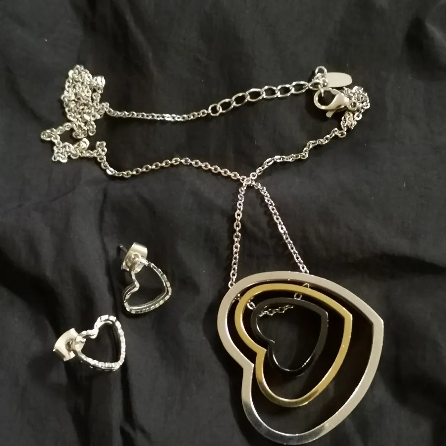 ست گردنبند و گوشواره