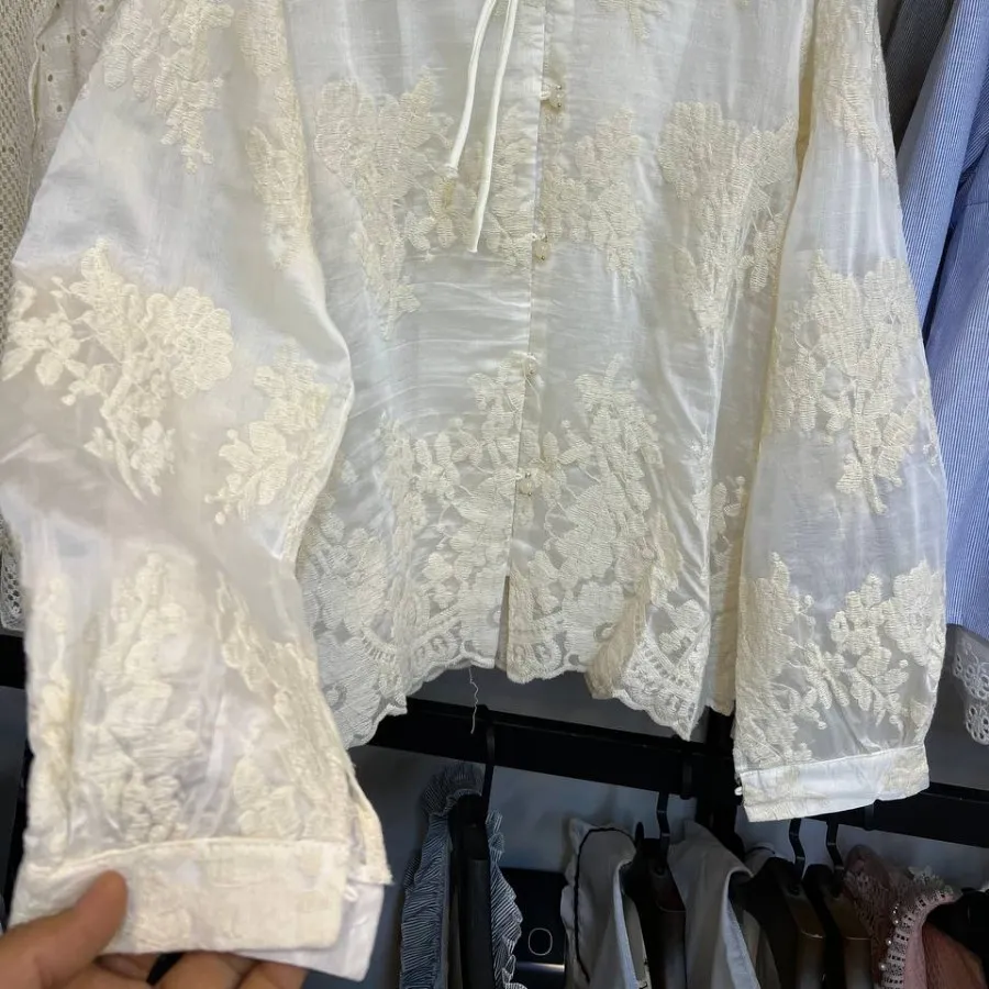 شومیز گلدوزی شده