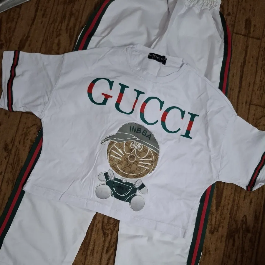 تیشرت و شلوار