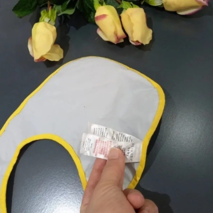 پیشبند نوزاد