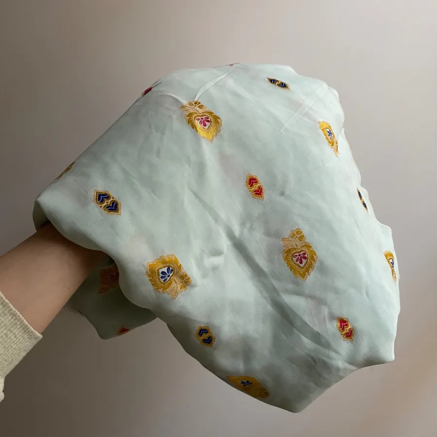 پارچه نخی گل ابریشم قدیمی