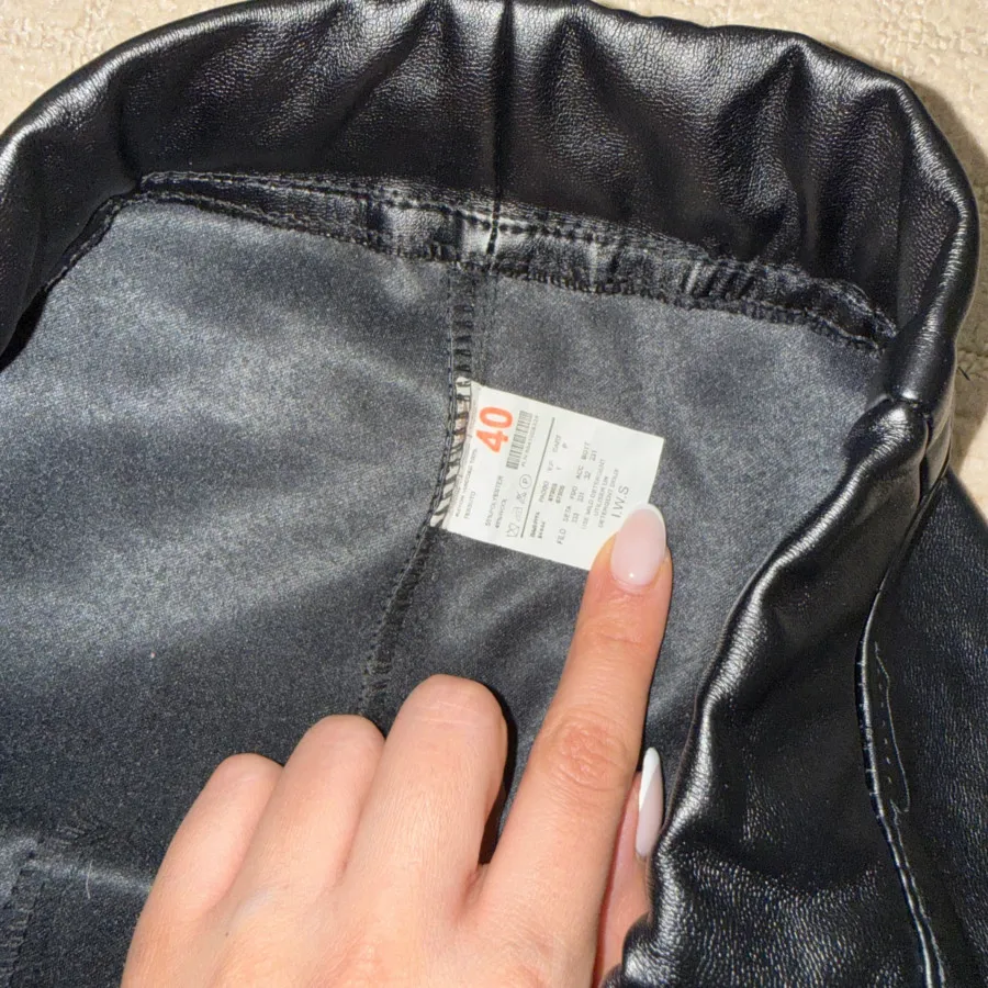 لگ شلوار چرم