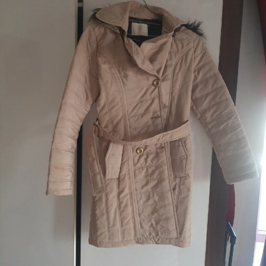 بارانی کرم رنگ