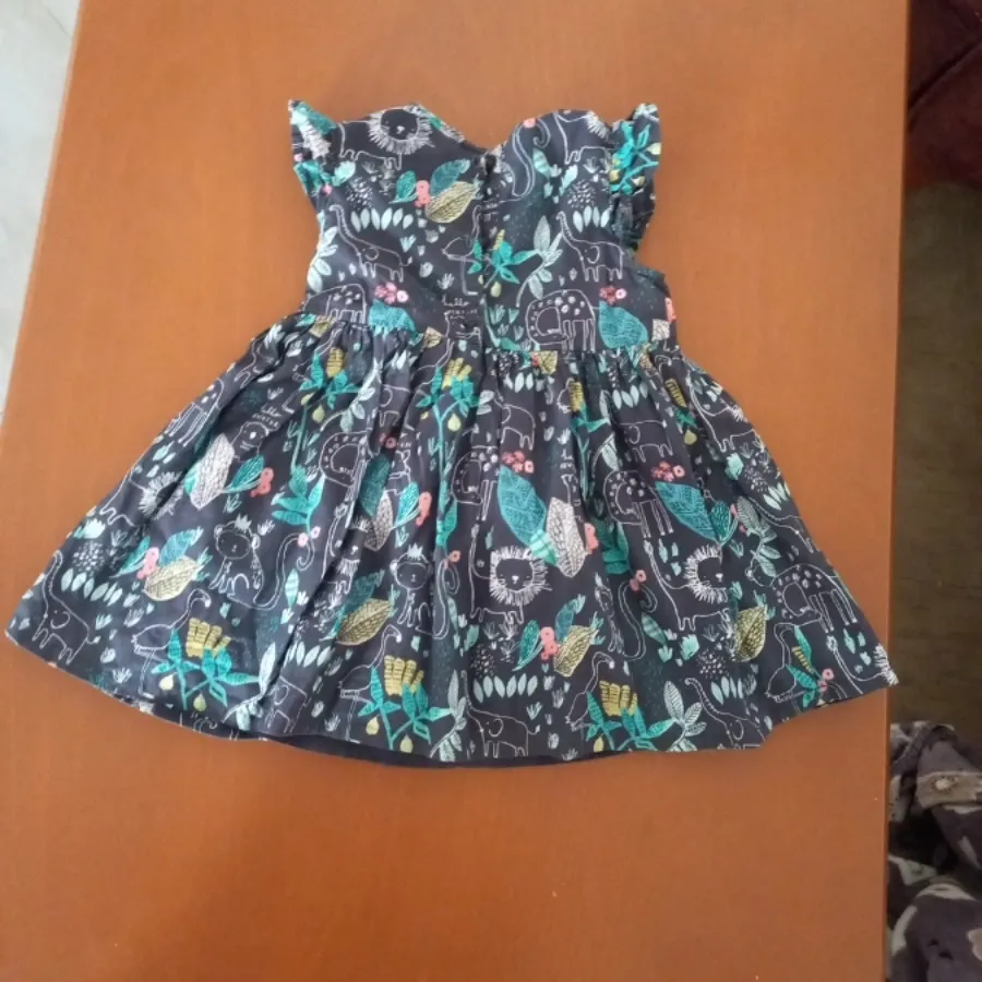 پیراهن دخترانه