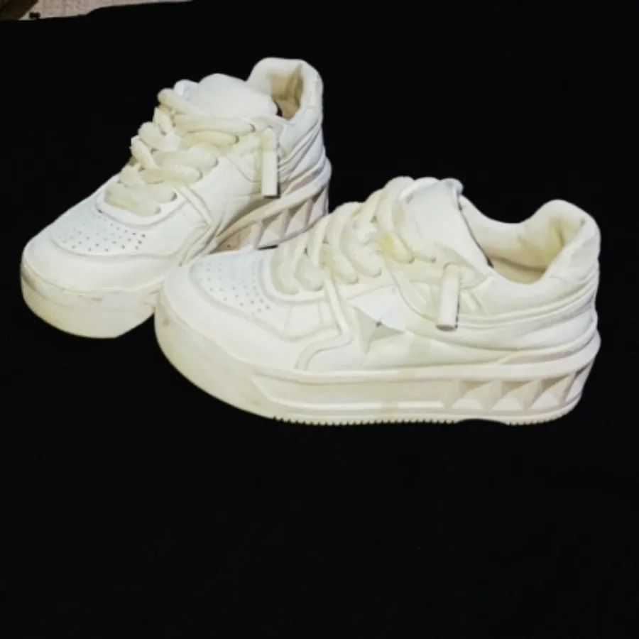 کتونی ولنتینو