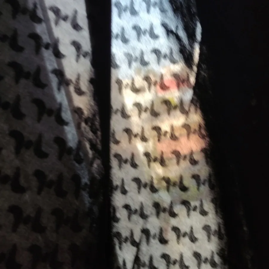 پارچه مشکی طرح دار