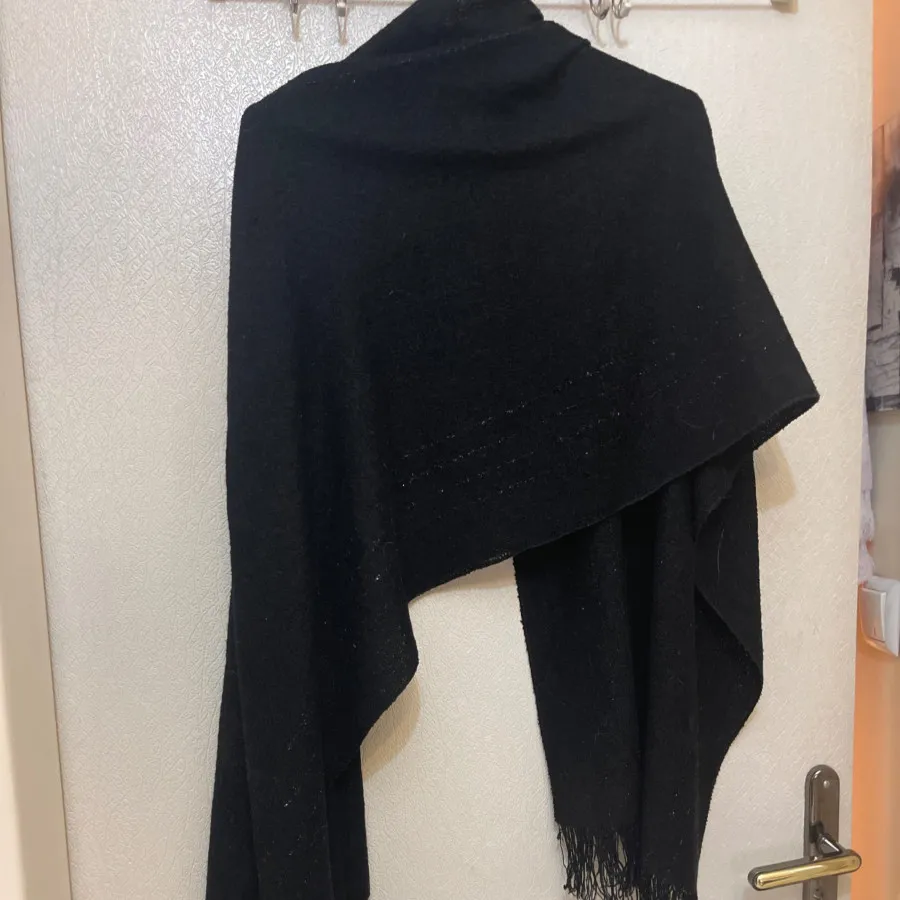 شال ضخیم مشکی