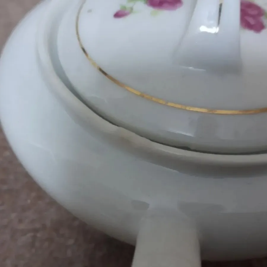 قندان گل سرخی قدیمی