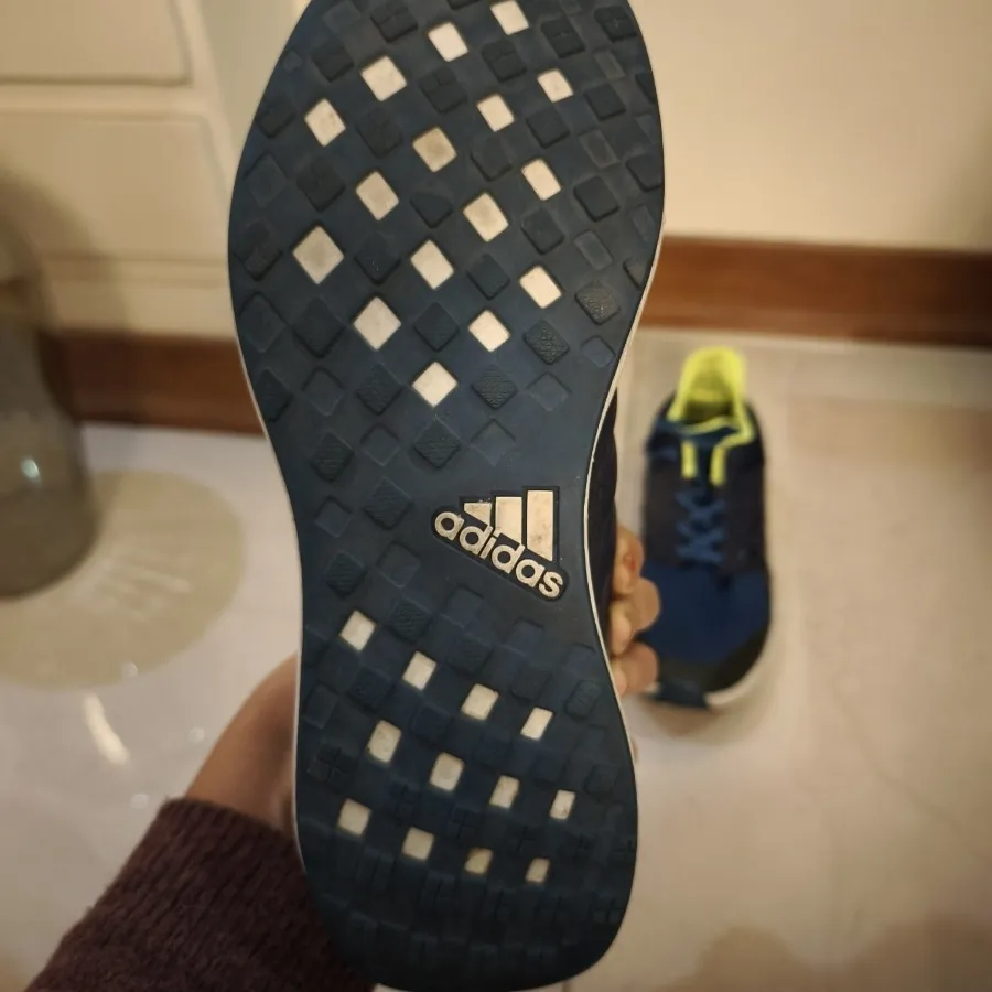 کتونی آدیداس اصل