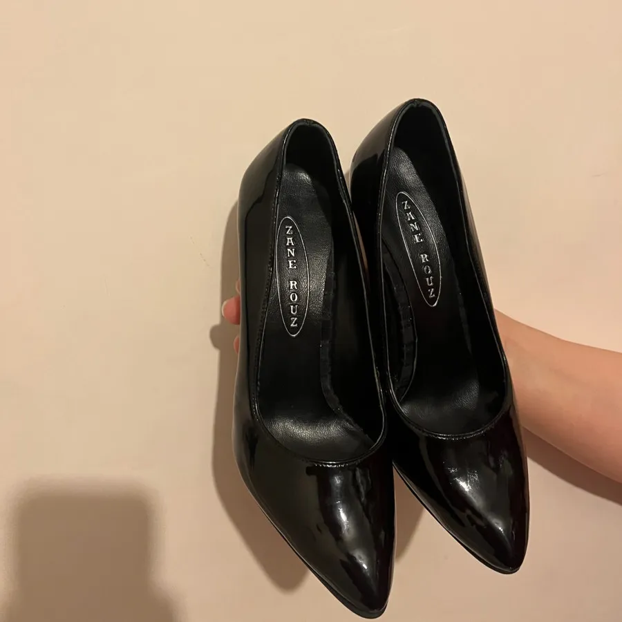 کفش پاشنه بلند ورنی مشکی