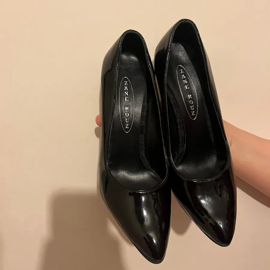 کفش پاشنه بلند ورنی مشکی