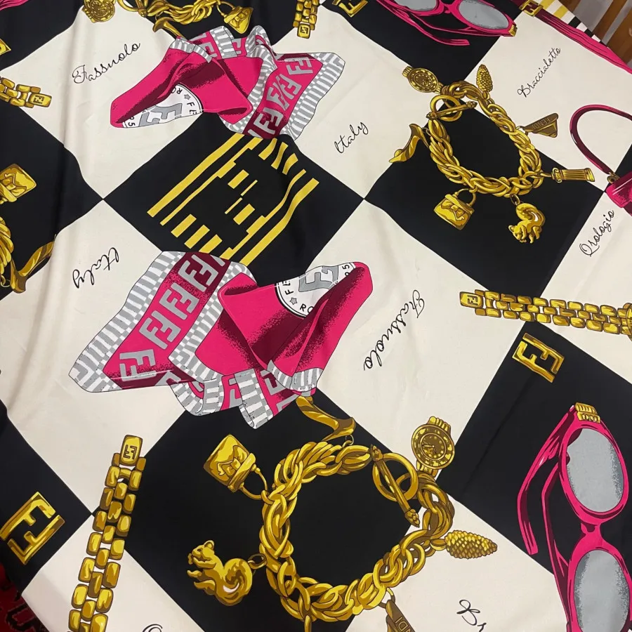 روسری بزرگ ساتن ابریشم نو