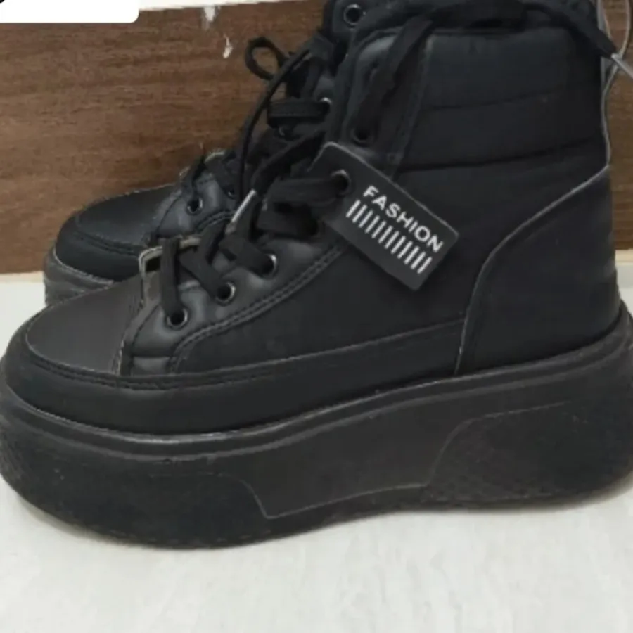 نیم بوت لژ دار