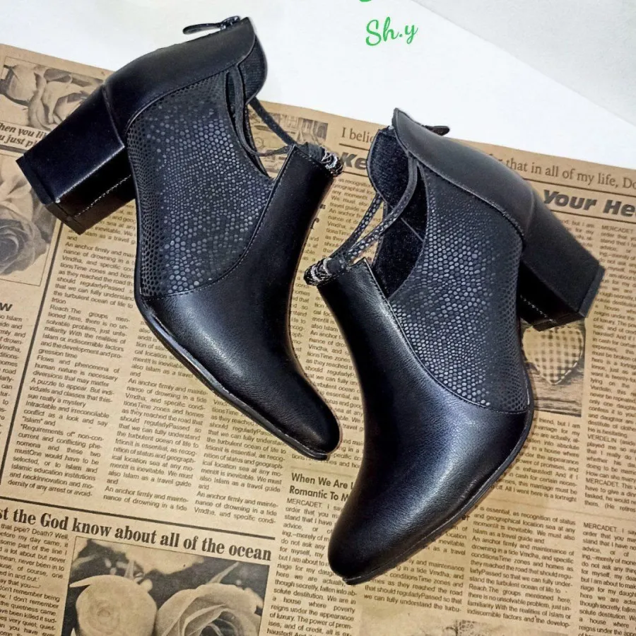 کفش پاشنه دار سه نگین