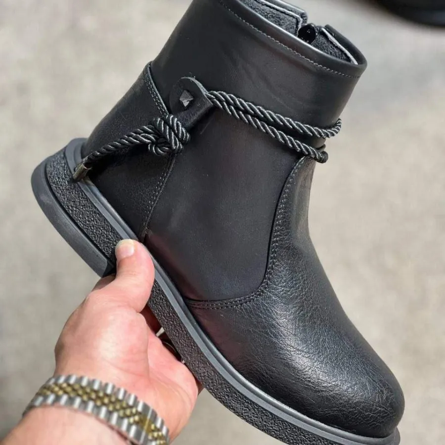 نیم بوت همراز