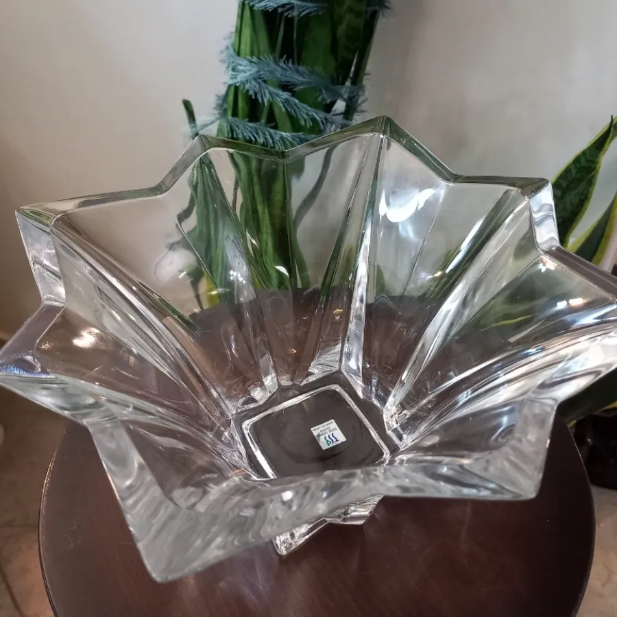 شکلات و آجیل خوری ژاپنی