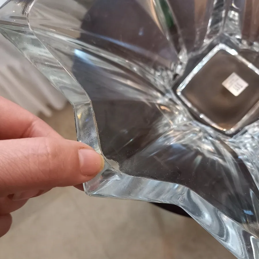 شکلات و آجیل خوری ژاپنی