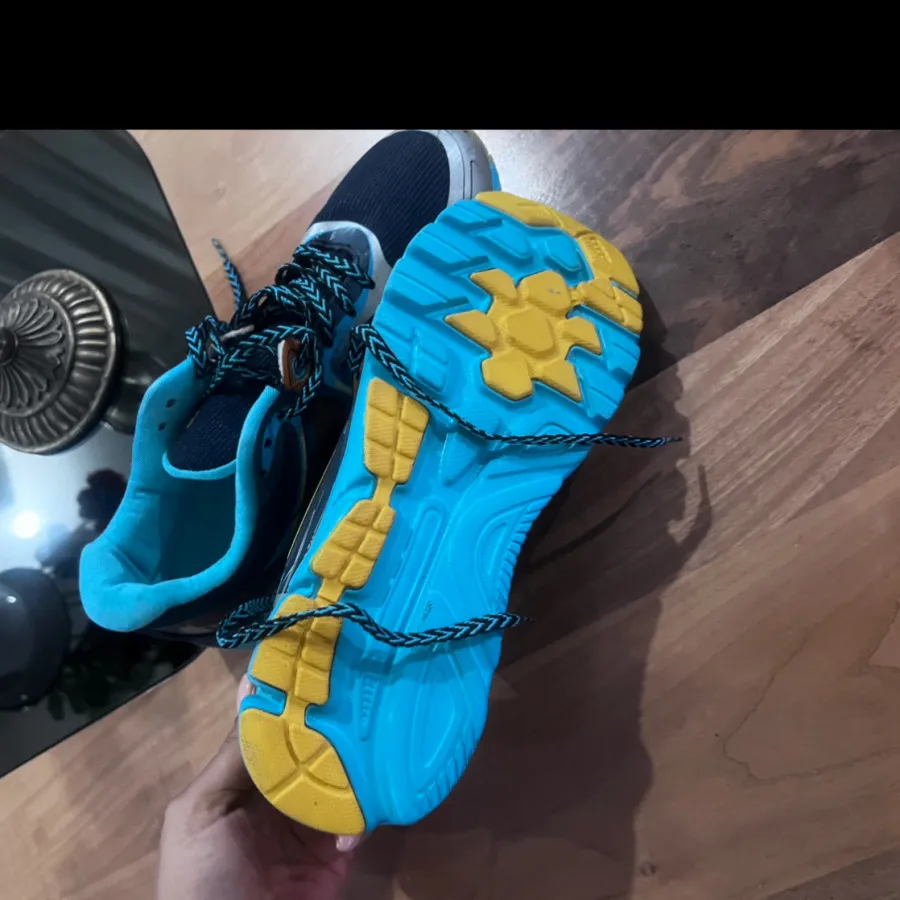 کفش کتونی ساکنی