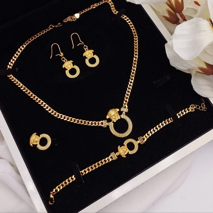 سرویس ورساچه