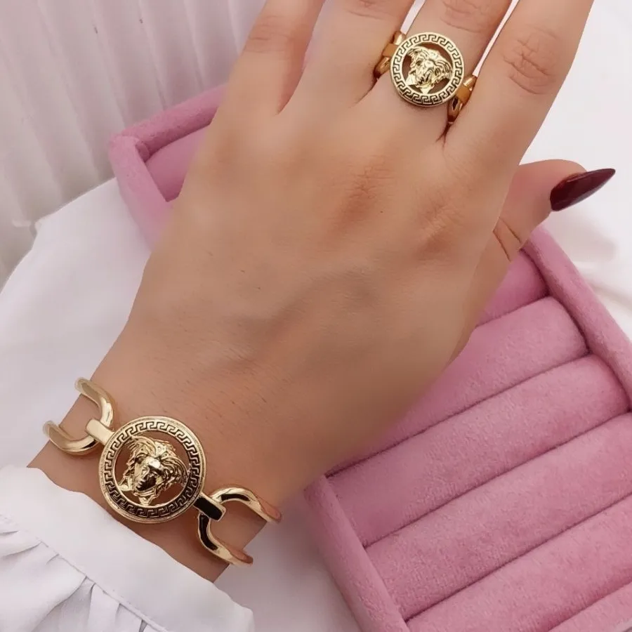 ست دستبند و انگشتر