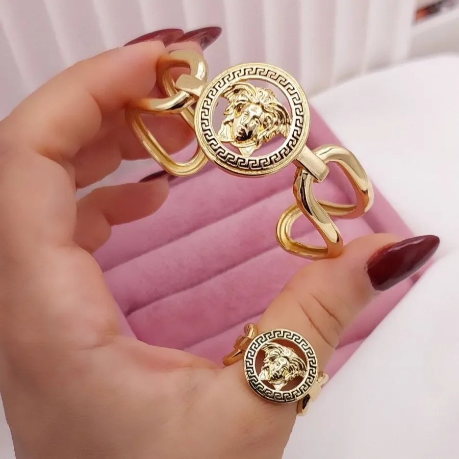 ست دستبند و انگشتر