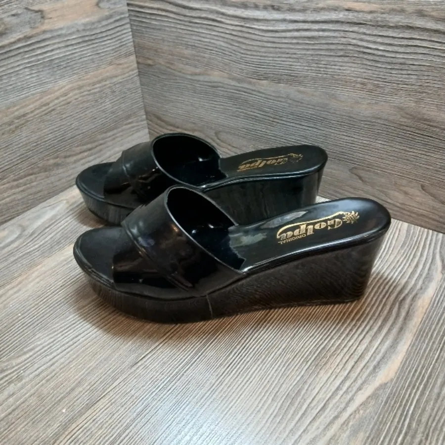 دمپایی روفرشی