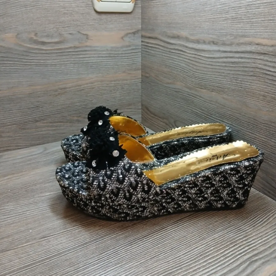 دمپایی روفرشی