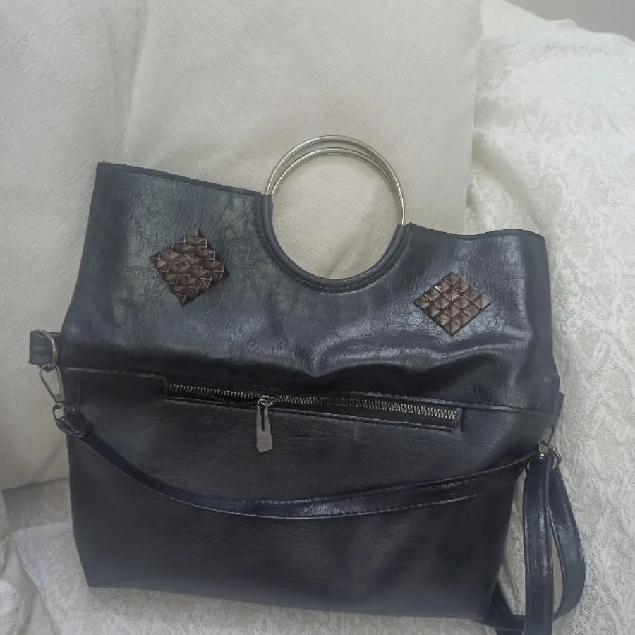 کیف مشکی دسته فلزی