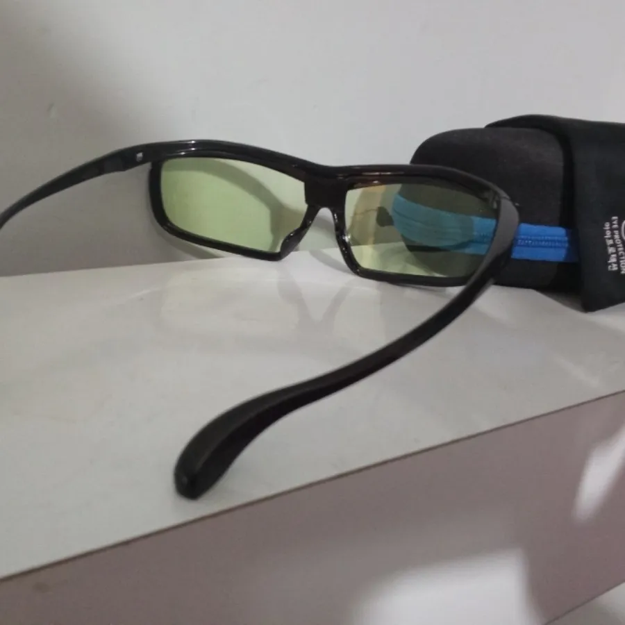 عینک فیلتر نور آبی