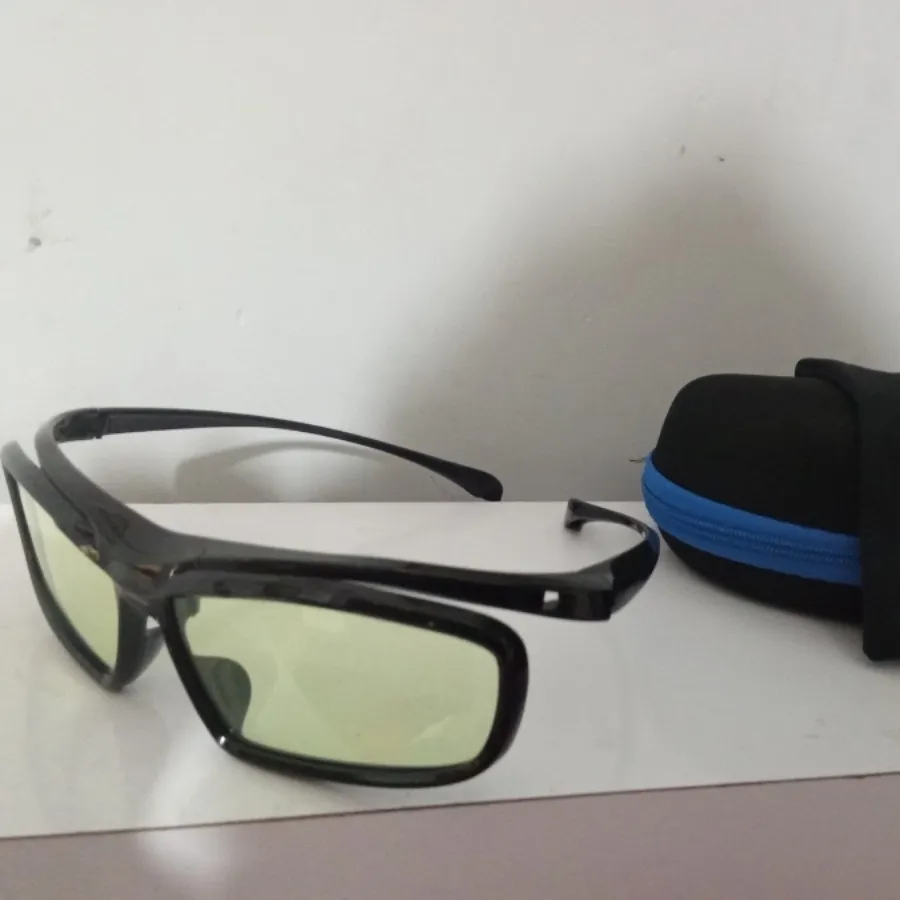 عینک فیلتر نور آبی